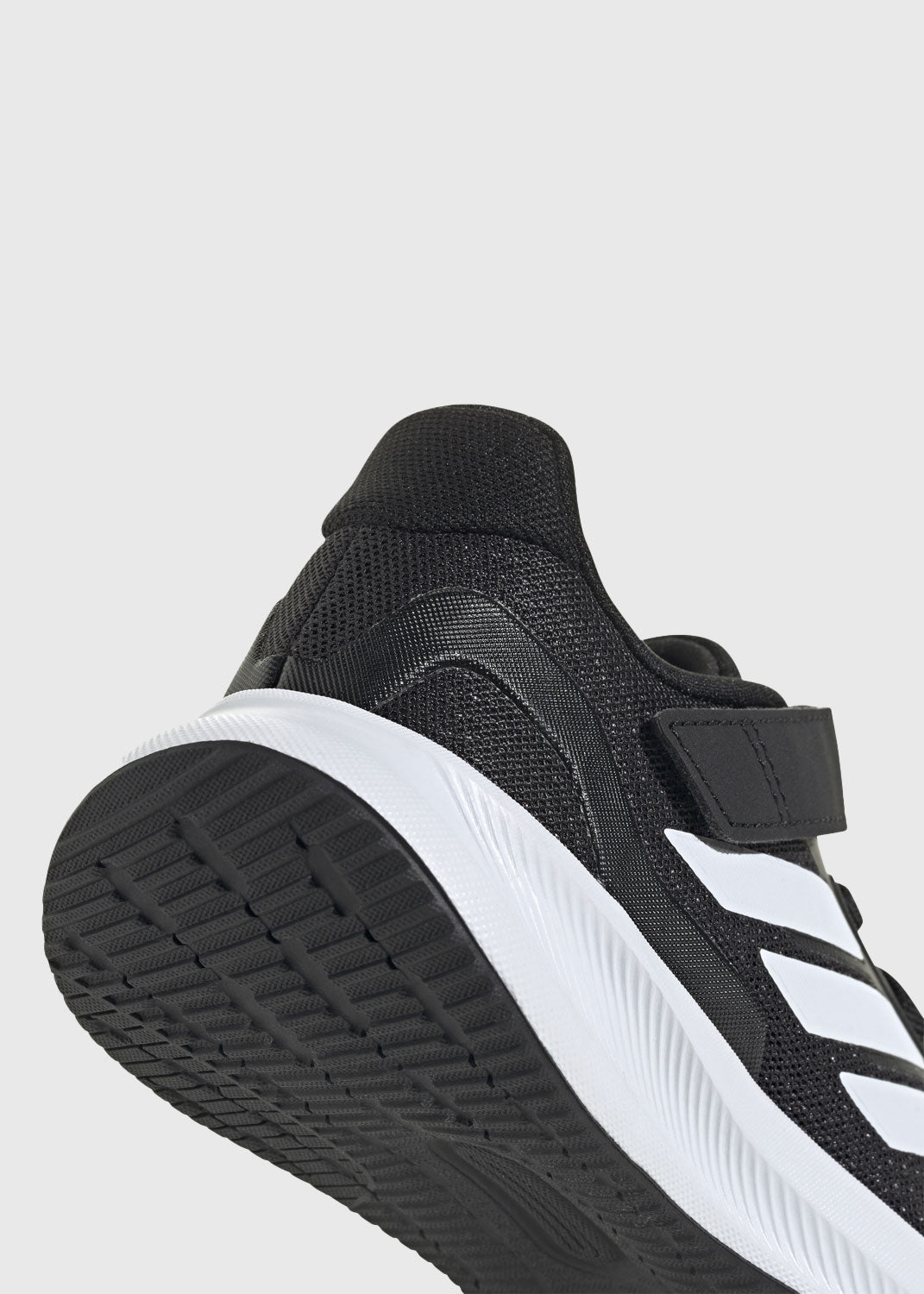 Runfalcon 5 Kids Velcro Running Shoes – Black/White